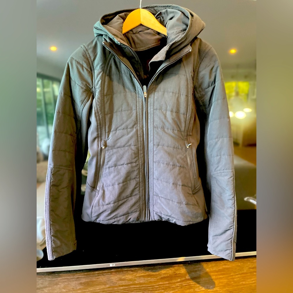 Lululemon Another Mile Jacket Size 6.